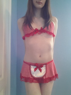 hoodzmrb:  skeeboi:  sissy-scarlet:  how do you guys like my new bimbo outfit? (webms to follow!)  Love it! :P   Very cute