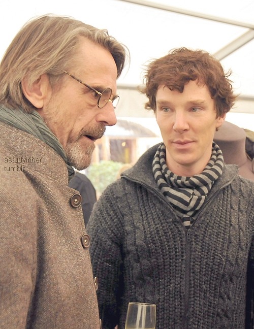what is this? where is this from?  such a YoungerBatch !  Is that Jeremy Irons with him?  