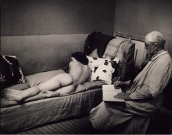 zzzze:  Brassaï - Henri Matisse dessinant un nu allongé, - drawing a reclining nude, 