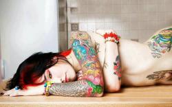 hotgirlswithsexytattoos:  http://picbay.info/hot-girls-with-tattoos/3009