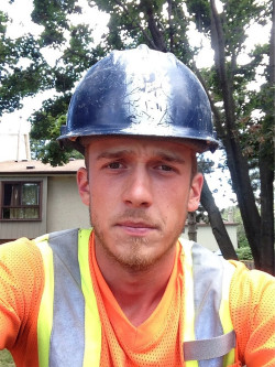 theconsolidator:  dirtystraightguys:  Construction