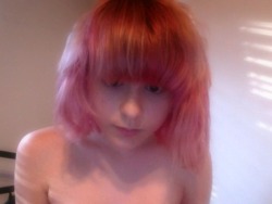 pinkperv:  homumado:  bangs so long they cast a shadow  CUTIE ALERT i wish i wouldve kept my bangs this length now 