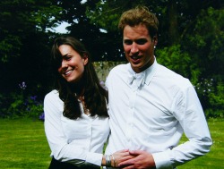 denimfawn:  lifes-just-a-game:   Prince William &amp; Kate Middleton on their graudation day at St Andrew’s University (2005).  YAS WILL WAS SO HOT  Imagine that can you imagine going to university and falling in love with a prince and becoming a princess