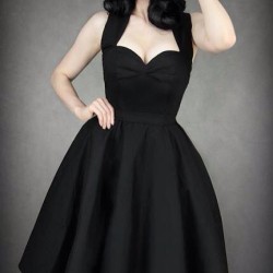I want this dress!!! Omg! #50sfashion #black #beauty #dress #pretty