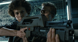 Sigourney Weaver dans Aliens, le retour, 1986.