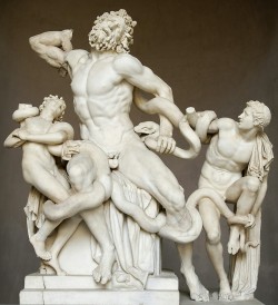 ungoliantschilde:  Bill Reinhold was commissioned to recreate the famous Hellenic Sculpture, “Laocoön and his Sons” using Liz Sherman, Abe Sapien, &amp; Hellboy as the subjects.