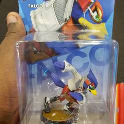 And with this, the original Sm4sh roster is complete.  #amiibo #amiibohunter #falco #starfox