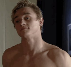 queensaver:  Uber Ben Hardy getting those top tits out, again.  *swoon* 