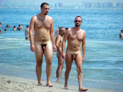 Nackt am strand männer