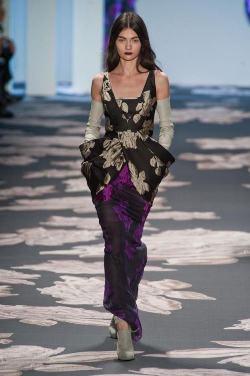 Porn photo velvetrunway:  Vera Wang F/W ‘13 Posted