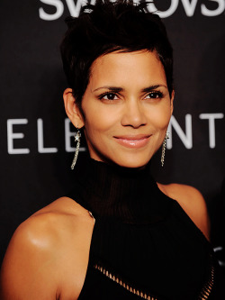 queenhalle:  Halle Berry attends the “Swarovski Elements 22 Ways To Say Black” event at Philips de Pury on September 20, 2010 in New York City.