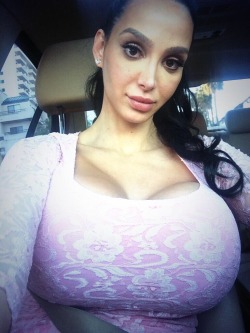 Implantlover:  Bimbotrophy:  Amy Anderssen, Sexy Tees  I Love Casual Amy.