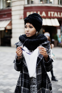 modeststreetfashion:  Snapped this young lady who looks prepared to tackle the world in the streets of London, England. She came down from Birmingham. London, EnglandBy: Langston Hues Please tag &amp; share! #modeststreetfashion #modestfashion 