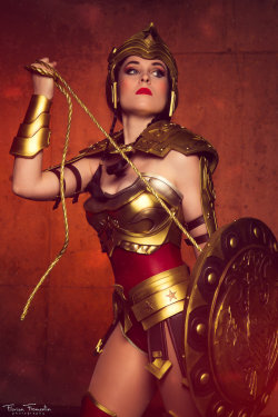 safehousecomix:  Cosplay: Wonder Woman Model/Cosplayer: Laura Salviani Photo/Editing: Florian Fromentin 