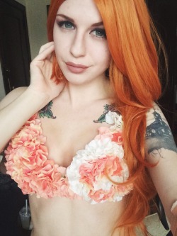hjsteele:Another Poison Ivy selfie because HOLY SHIT THIS BRA
