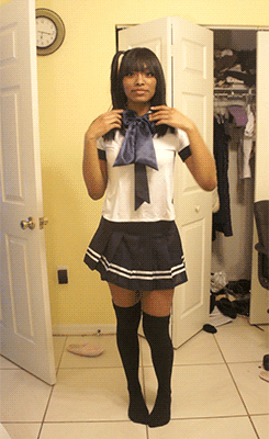 shrinking-ulzzang:  jounink:  decoralatte:  You have NO idea how happy this makes me. Beautiful black girl in seifuku with notes. Lord yes  she’s. so. CUTE!  SHES ADORABLE! 