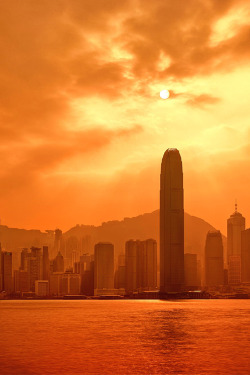 italian-luxury:  Fiery Goodnight, Hong Kong Skyline by Paul Reiffer
