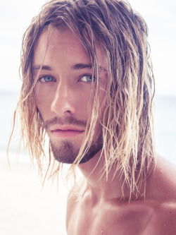 adam2adamtn:  summerdiary:  Austin Davis | Next / Miami The Summer Diary Project.  Follow us on Facebook + Instagram + Twitter  Holy fuckkkkkkk… I love a long haired guy… I want THIS long haired guy (and I know someone that would love to join