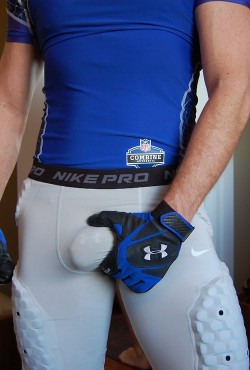 Gotta love the Under Armor and Nike Pro combination!