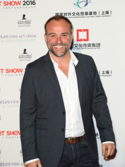 olderdaddynaked:  famousdudes:  David DeLuise, known as the father on Disney Channel’s Wizards of Waverly Place, showing off his shirtless body, hairy cock and beautiful hole.  Dont know how many years i’ve wanted to see this dilf naked!! 😍😍
