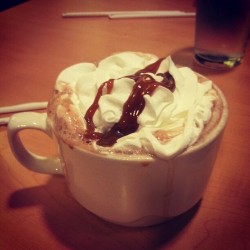 Caramel Hot Chocolate! #caramelhotchocolate #caramel #chocolate #hotchocolate #ihop #mmm #yum (at IHOP)
