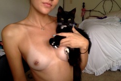 delusionsofamuse:  whimper-ing:  delusionsofamuse this looks like you minus the beauty marks you have on your chest  I’m so flattered, she’s gorgeous! ps now I miss my cat super duper much