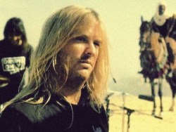 radiothrash:    Jeff Hanneman, behind the scenes of “Seasons In The Abyss” music video, Egypt.   