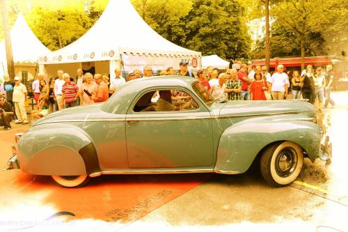frenchcurious:Chrysler Royal Business Coupe 1941. - source 40 &amp; 50 American Cars.