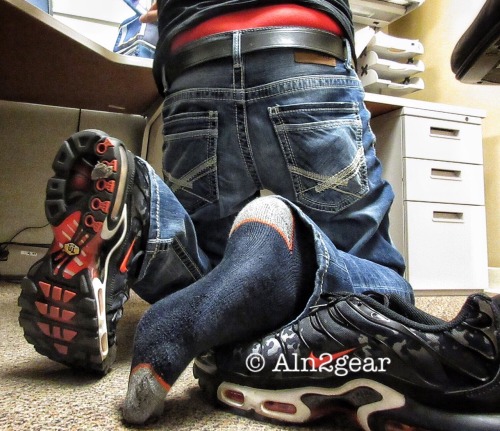 aln2gearscs:  Casual Friday in my Nike TN’s adult photos
