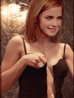 bestcfakes:  Emma Watson gif
