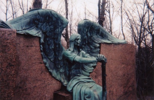 txbabydoll2887:  sixpenceee:  Lake View Cemetery: porn pictures