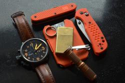 approvedgearnstuff:  Great loadout. Nice orange kydex wallet. (I need this…can never find my dark brown wallet) Approved.