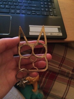 pissyeti:  Instead of getting one of those shitty little plastic self defense cat keychains, get one of these. It’s made of metal and can do a lot more damage, will not break or bend or snap like the plastic ones will, and lasts longer. its a hefty