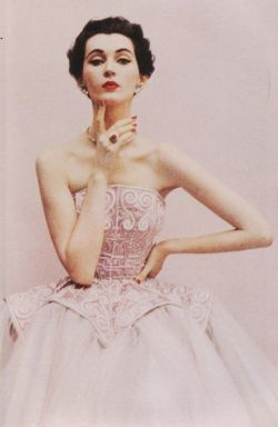  Balenciaga evening gown. Richard Avedon for Harper’s Bazaar UK, 1950. www.gracestewartxo.tumblr.com