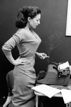 Okay, we might give up the Internet if we could share an office with this Big50s beauty. She looks smart, demanding and focussed - tell me what to do, Cheryl.