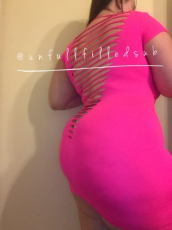 unfullfilledsub:  I mean I’m thick. Big tits, small waist, wide hips, big ass and thick thighs.