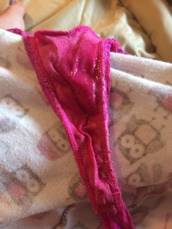 justakinkylittle:  Daddy, I made a mess in my little panties… Will you help me clean it up? 