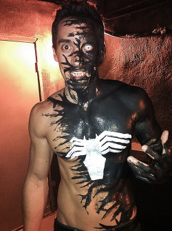 bigbadblackooze:  My favorite Teen Wolf character with my favorite symbiote, match made in heaven! Swoon