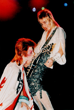 vintagegal:  David Bowie and Mick Ronson photographed by Mick Rock (via) 