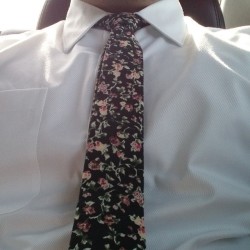 Decided to go #floral #summer #tie #ootd