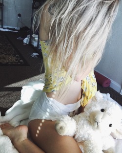 pacifybella:  Lamby is outgoing but I’m shy 