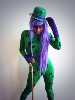ohmygil:  charalanahzard:  Sorry for the Riddler spam! For those asking - the gloves, the mask and the cane entirely from scratch, the hat was modified (originally just green) and I bought the suit but tailored it slightly. Cost maybe ์ all up and took