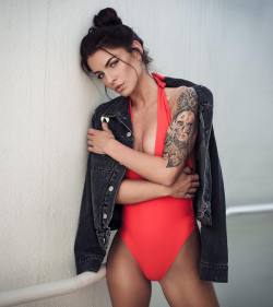 hottygram:  Red or orange? The world may never know 🤔 @lkbphotography Body Suit @wantmylook Jacket @higheelsuicide by kylieeerae