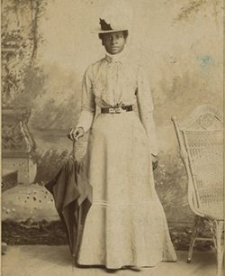 intricatelystructuredjewel:  originallonemagpie:  lucymontero:  lexkixass:  mooglemisbehaving:  gogogadgetgoatkins:  Mary Bowser, former slave of the Van Lew family, infiltrated the Confederacy by working as a servant in the household of Jefferson Davis.