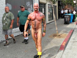 daddyhunter:  ngrboy4whttops:  i should have expected it by all the yellow…but i was still surprised when He casually walked up to me and started pissing all over me without saying a word…but i was happy ; )  Any one know who this guy is?  Let me