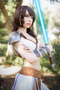 kamikame-cosplay:      Jedi Knight of the Old Republic by the pretty RabbittrixsPhoto by  Indiglue   