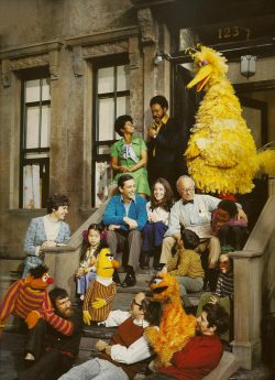 dailydot:  thirteenny:  momatalks:  an inside look at the making of your childhood memories.. loosetoon:  Early 70’s behind the scenes of Sesame Street with the Muppets.   The images above may shock you…   So many good feels. -L