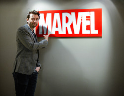 marvelentertainment:David Tennant — Kilgrave himself from &ldquo;Marvel’s A.K.A. Jessica Jones&rdquo; for Netflix — stopped by Marvel HQ to meet Amazing Spider-Man writer Dan Slott, see how comics are made and more!