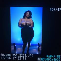 Watch out for the exclusive photoset on @titty.connoisseur  of @plusmod_bella_raye her natural 40 Ks #photoset #networking #natural #plus #fashion #honormycurves  #photosbyphelps #bluelight  #thick