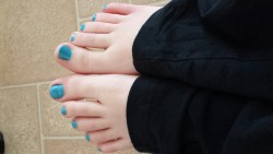 d-apostrophe-a:  My feet (a journey); Pedicure! 